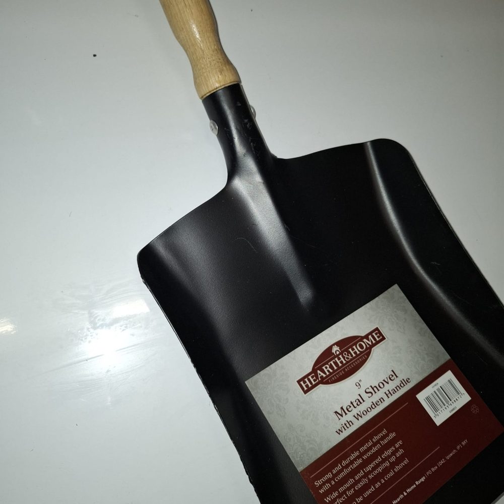 METAL SHOVEL